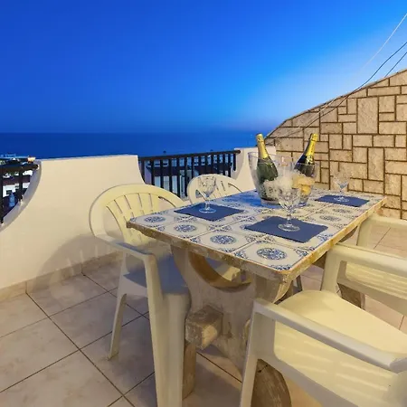 Daire Oceanview A By Sequeira